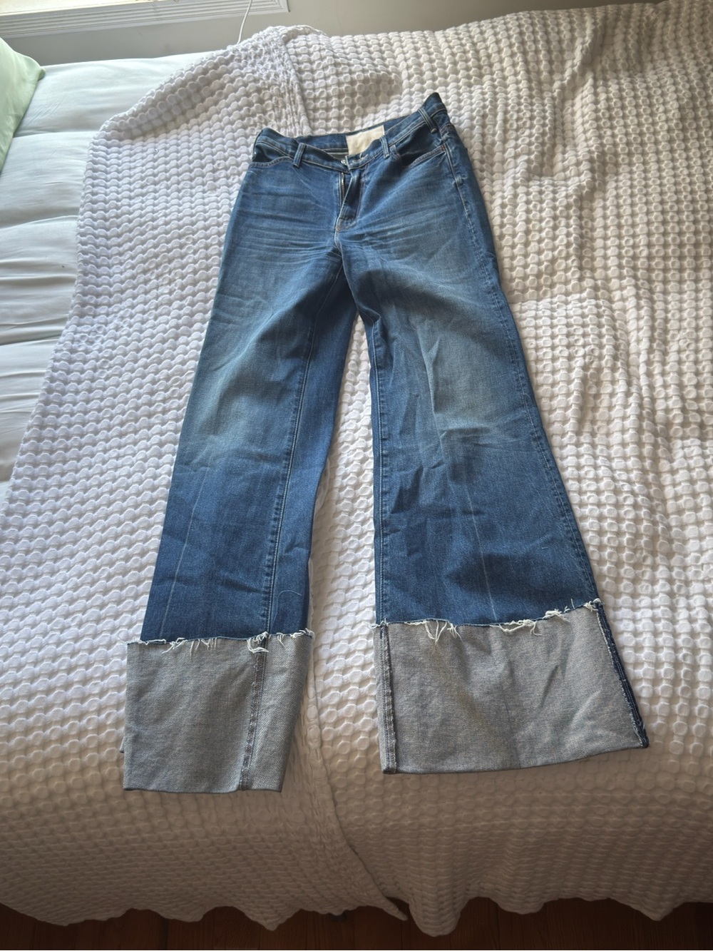 MOTHER Distressed Wide-Leg Jeans in Faded Blue